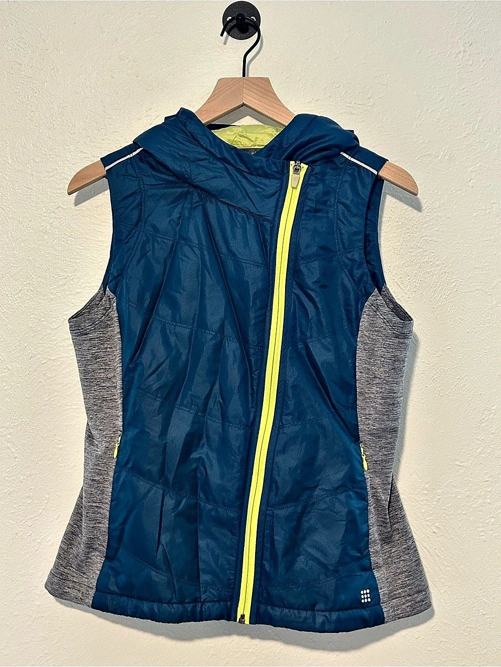 Title Nine Hooded Quilted Vest Medium Outdoors Hiking Camping Athleisure Travel